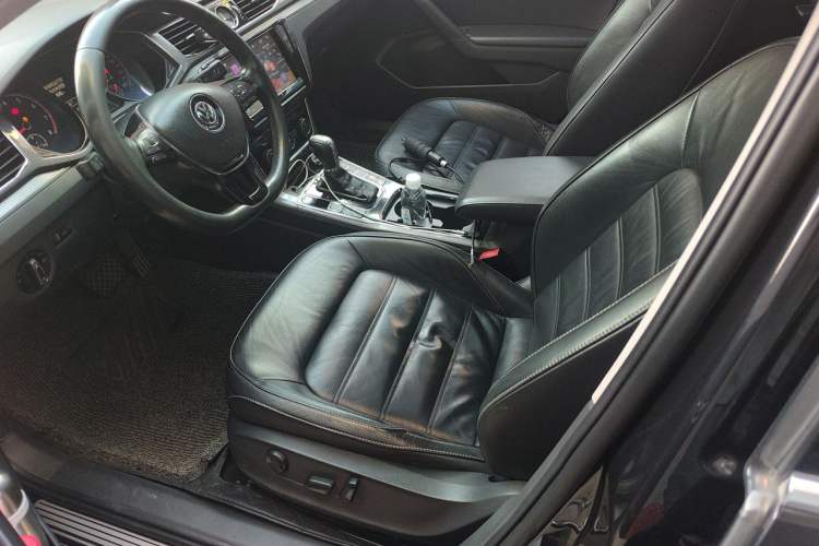 Used Volkswagen Passat 2017 330TSI DSG Luxury Edition Left Front Seat