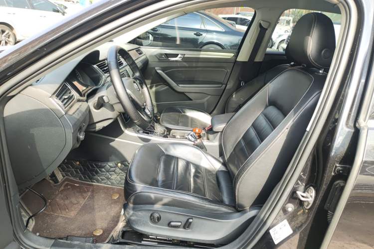 Used Volkswagen Passat 2017 280TSI DSG Luxury Edition Left Front Seat