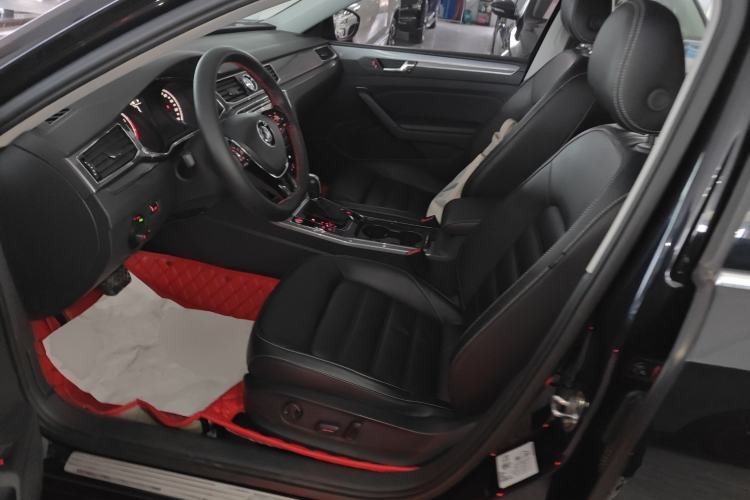 Used Volkswagen Passat 2017 330TSI DSG Luxury Edition Left Front Seat
