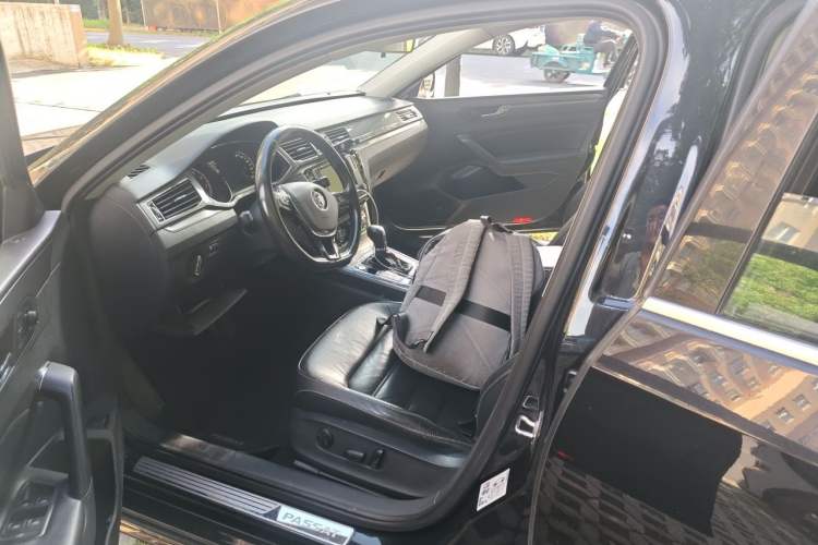 Used Volkswagen Passat 2017 330TSI DSG Luxury Edition Left Front Seat