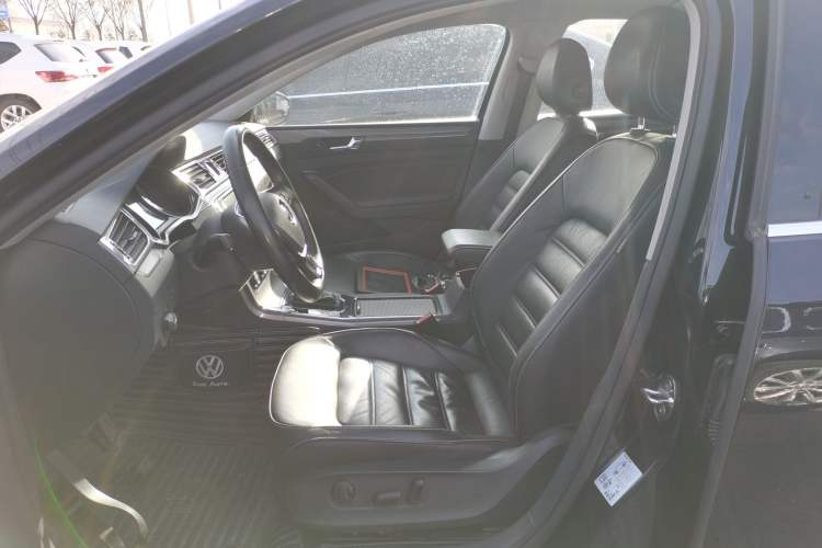 Used Volkswagen Passat 2017 330TSI DSG Luxury Edition Left Front Seat