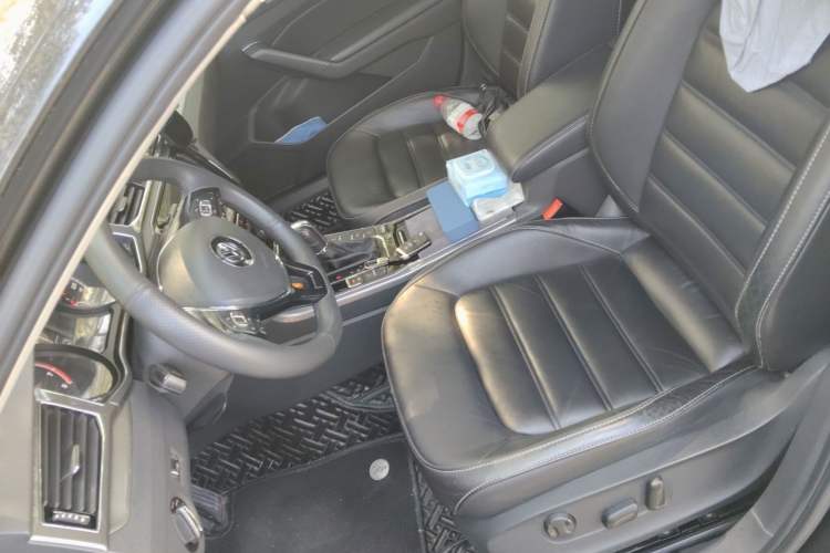 Used Volkswagen Passat 2017 330TSI DSG Luxury Edition Left Front Seat
