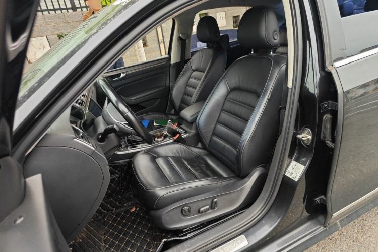 Used Volkswagen Passat 2017 330TSI DSG Luxury Edition Left Front Seat