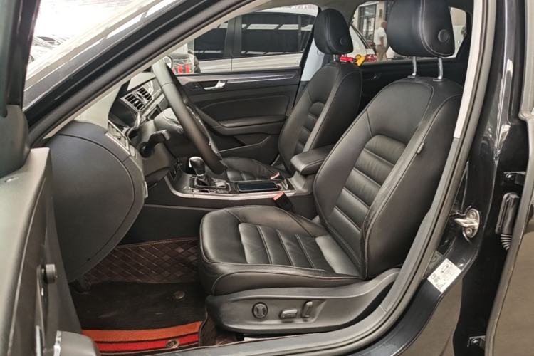 Used Volkswagen Passat 2017 330TSI DSG Luxury Edition Left Front Seat