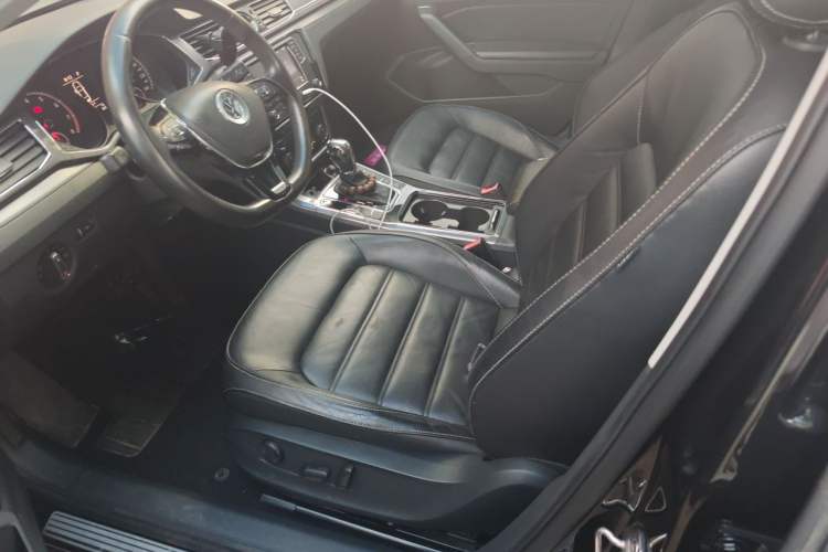 Used Volkswagen Passat 2017 330TSI DSG Luxury Edition Left Front Seat