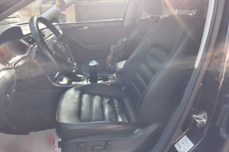 Used Volkswagen Passat 2017 330TSI DSG Luxury Edition Left Front Seat