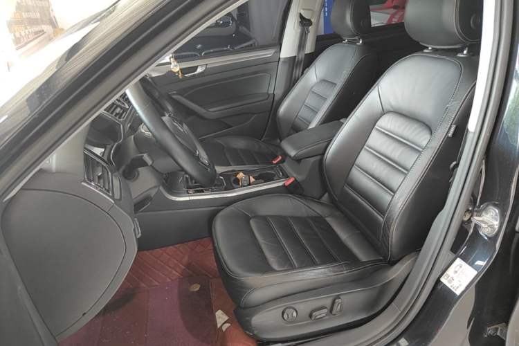 Used Volkswagen Passat 2017 330TSI DSG Luxury Edition Left Front Seat