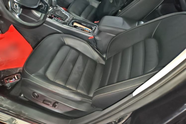 Used Volkswagen Passat 2017 330TSI DSG Luxury Edition Left Front Seat