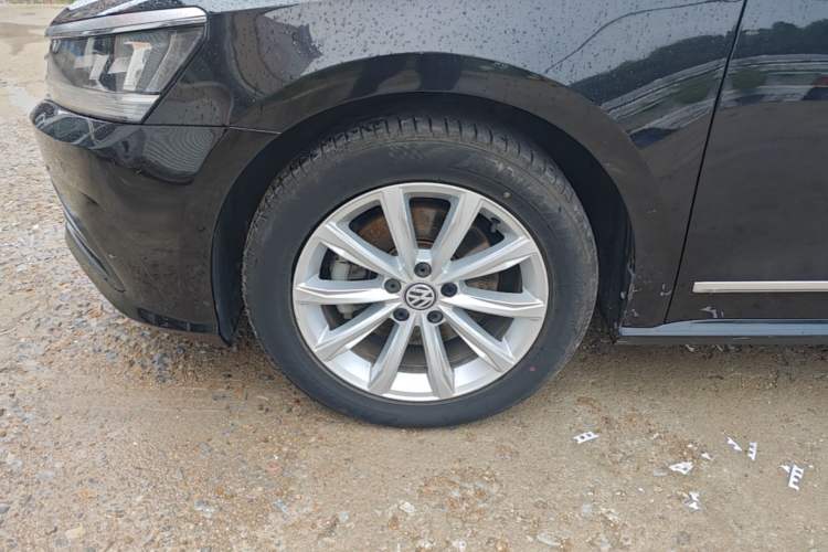 Used Volkswagen Passat 2017 330TSI DSG Luxury Edition Left Front Wheel Hub