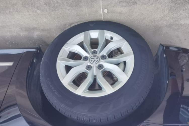 Used Volkswagen Passat 2017 1.8TSI DSG Government Procurement Version (CEA Engine) Left Front Wheel Hub
