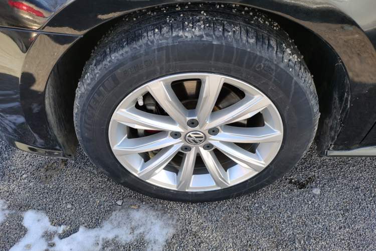 Used Volkswagen Passat 2017 330TSI DSG Luxury Edition Left Front Wheel Hub
