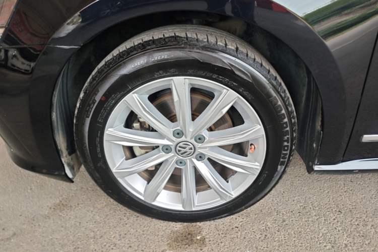 Used Volkswagen Passat 2017 330TSI DSG Luxury Edition Left Front Wheel Hub