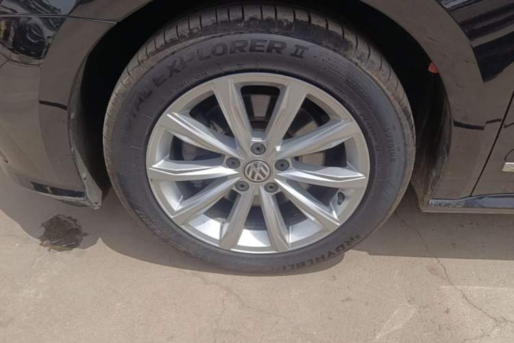 Used Volkswagen Passat 2017 330TSI DSG Luxury Edition Left Front Wheel Hub