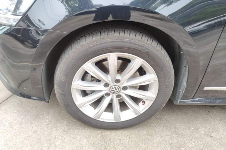 Used Volkswagen Passat 2017 330TSI DSG Luxury Edition Left Front Wheel Hub