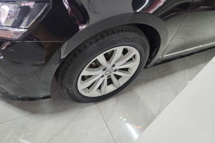 Used Volkswagen Passat 2017 280TSI DSG Luxury Edition Left Front Wheel Hub
