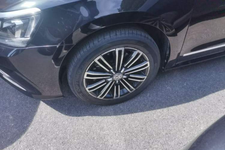 Used Volkswagen Passat 2017 380TSI DSG Prestige Edition Left Front Wheel Hub