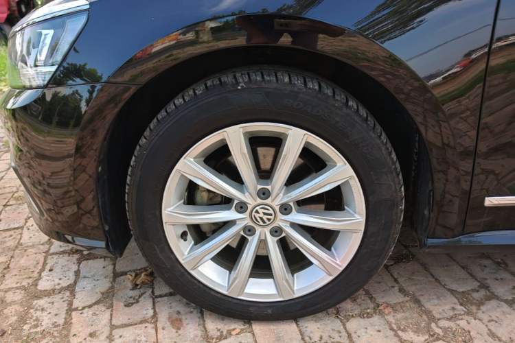 Used Volkswagen Passat 2017 330TSI DSG Luxury Edition Left Front Wheel Hub