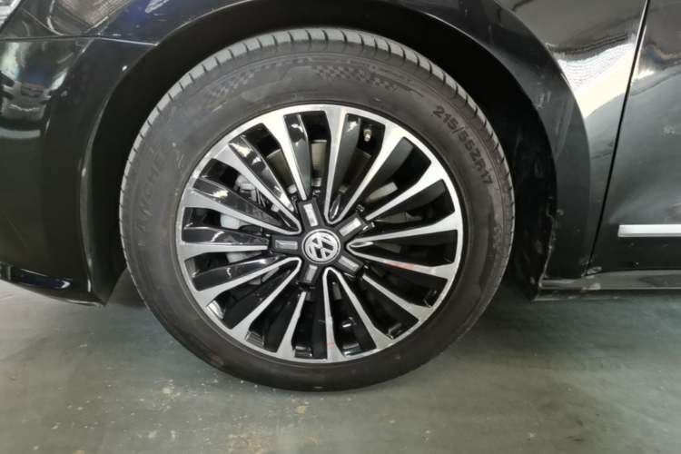 Used Volkswagen Passat 2017 330TSI DSG Luxury Edition Left Front Wheel Hub