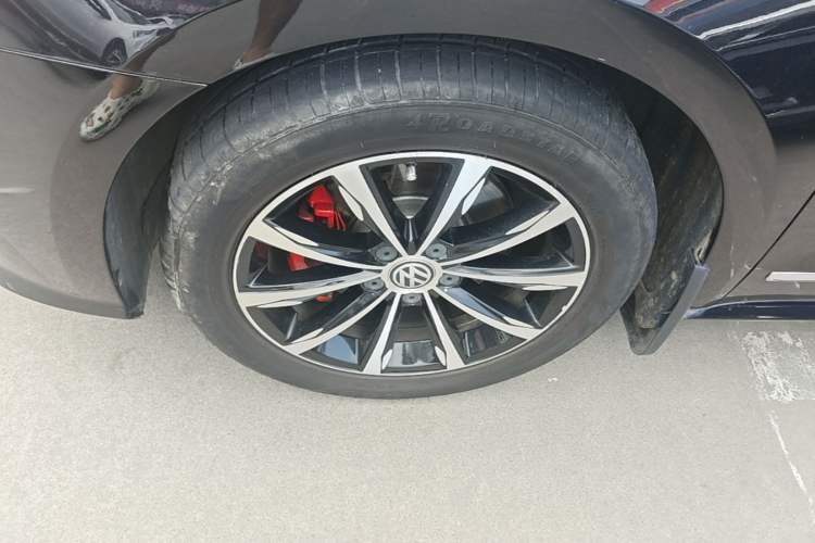 Used Volkswagen Passat 2017 330TSI DSG Luxury Edition Left Front Wheel Hub