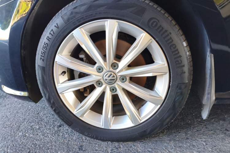 Used Volkswagen Passat 2017 330TSI DSG Luxury Edition Left Front Wheel Hub