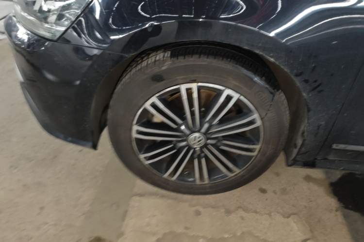 Used Volkswagen Passat 2017 330TSI DSG Prestige Edition Left Front Wheel Hub