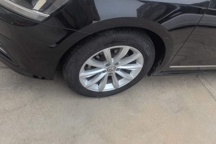 Used Volkswagen Passat 2017 330TSI DSG Luxury Edition Left Front Wheel Hub