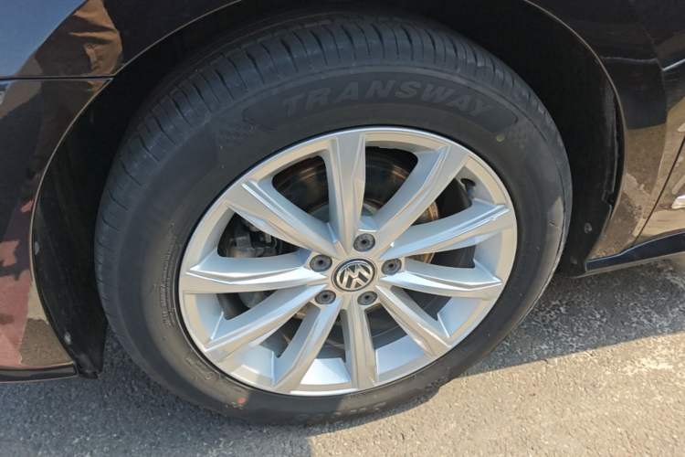 Used Volkswagen Passat 2017 330TSI DSG Luxury Edition Left Front Wheel Hub