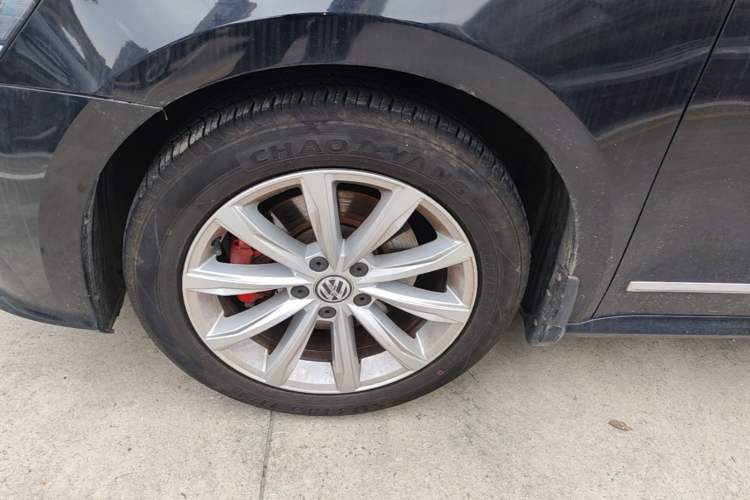 Used Volkswagen Passat 2017 330TSI DSG Luxury Edition Left Front Wheel Hub