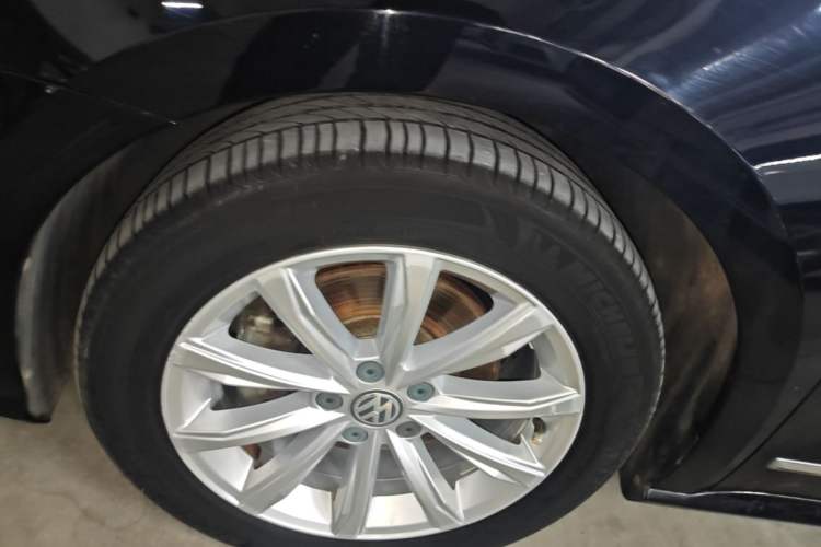 Used Volkswagen Passat 2017 330TSI DSG Luxury Edition Left Front Wheel Hub