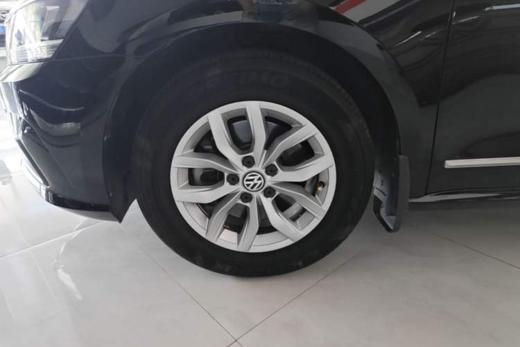 Used Volkswagen Passat 2017 280TSI DSG Luxury Edition Left Front Wheel Hub