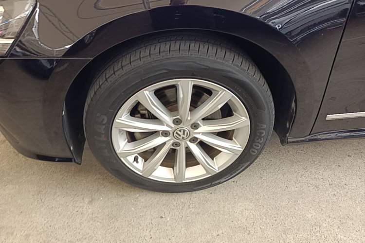 Used Volkswagen Passat 2017 330TSI DSG Luxury Edition Left Front Wheel Hub