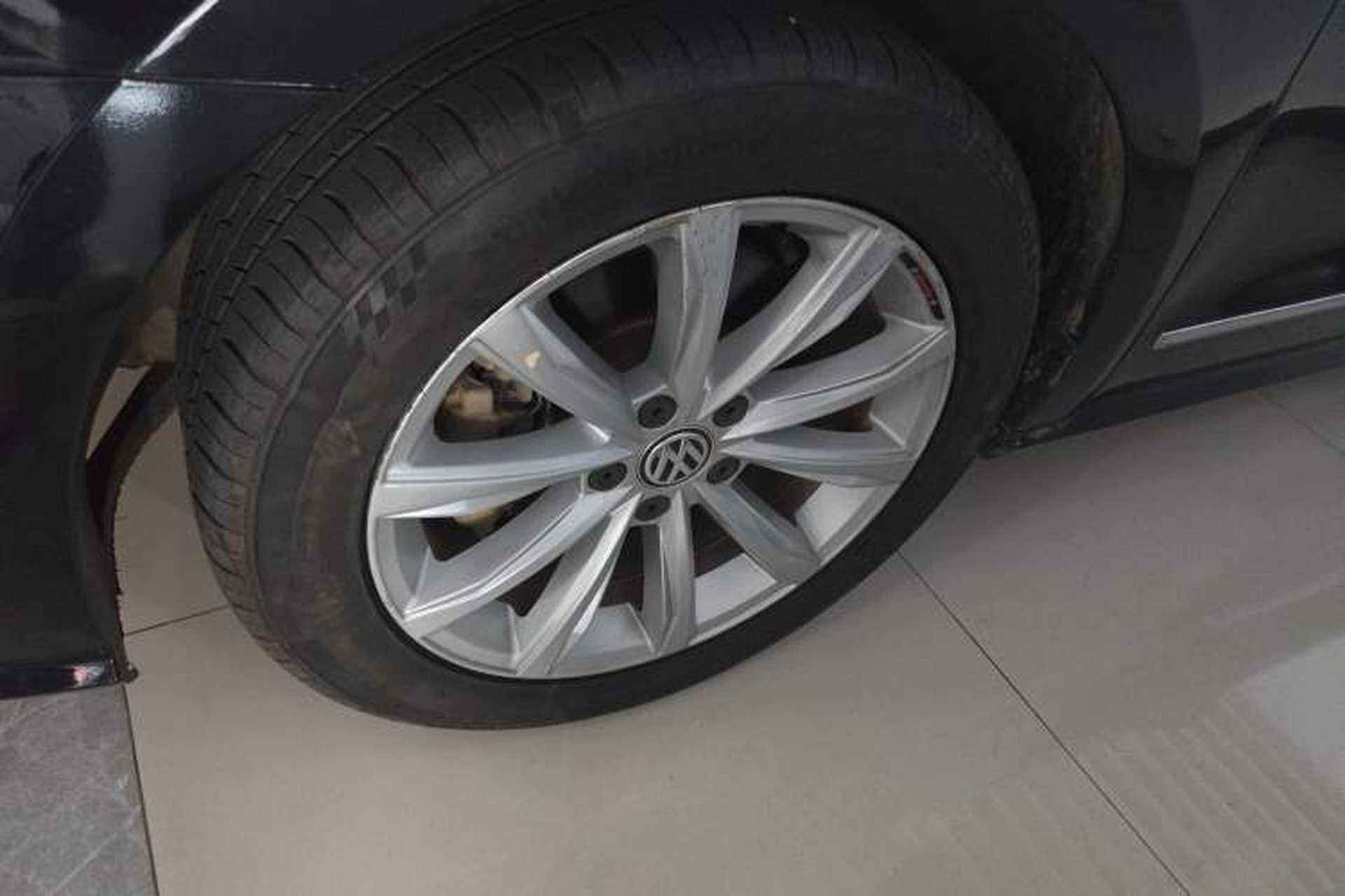 Used Volkswagen Passat 2017 330TSI DSG Luxury Edition Left Front Wheel Hub