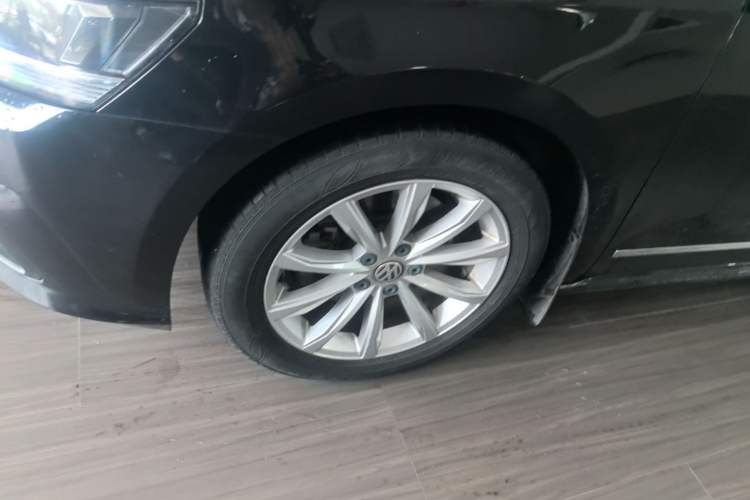 Used Volkswagen Passat 2017 330TSI DSG Luxury Edition Left Front Wheel Hub