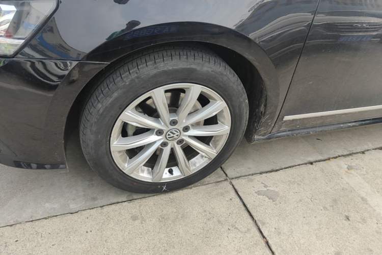 Used Volkswagen Passat 2017 330TSI DSG Luxury Edition Left Front Wheel Hub