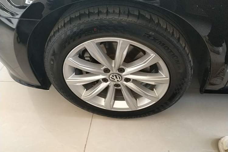 Used Volkswagen Passat 2017 330TSI DSG Luxury Edition Left Front Wheel Hub