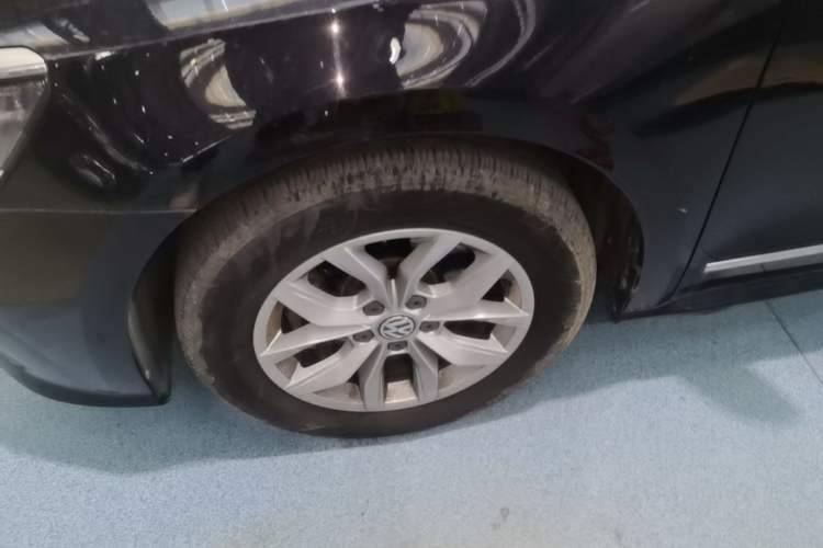 Used Volkswagen Passat 2017 1.8TSI DSG Government Procurement Version (CEA Engine) Left Front Wheel Hub