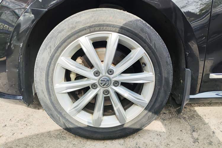 Used Volkswagen Passat 2017 280TSI DSG Luxury Edition Left Front Wheel Hub