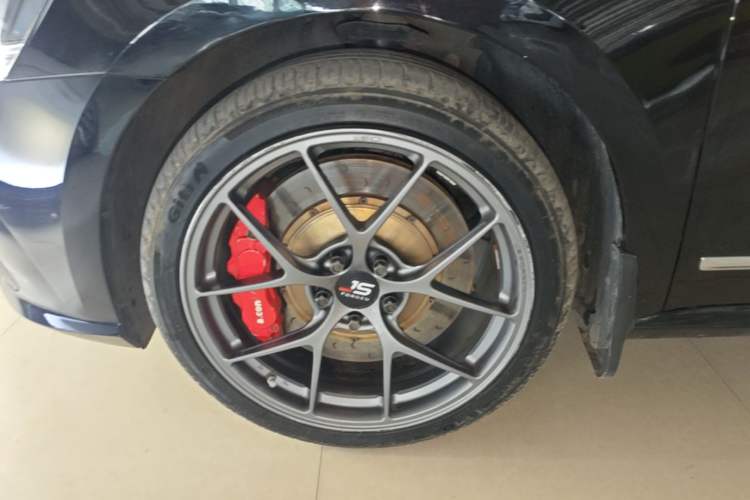 Used Volkswagen Passat 2017 330TSI DSG Prestige Edition Left Front Wheel Hub