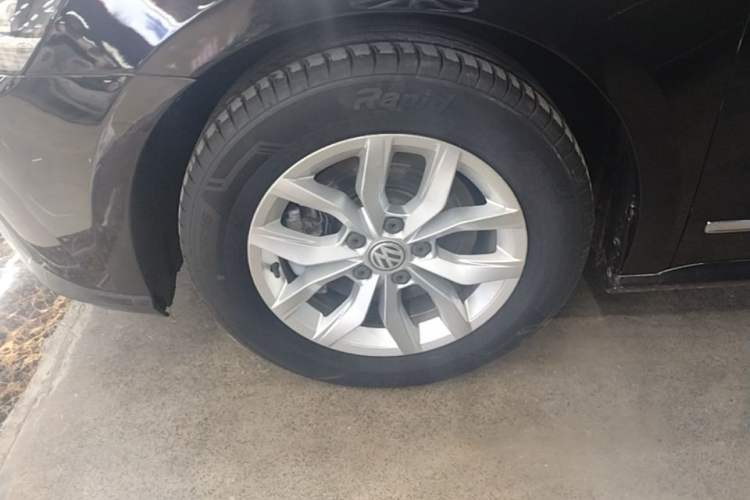 Used Volkswagen Passat 2017 280TSI DSG Luxury Edition Left Front Wheel Hub