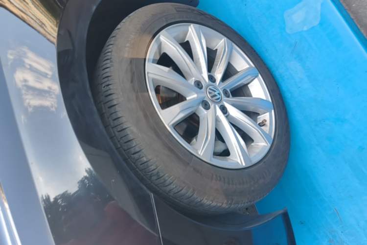 Used Volkswagen Passat 2017 330TSI DSG Luxury Edition Left Front Wheel Hub