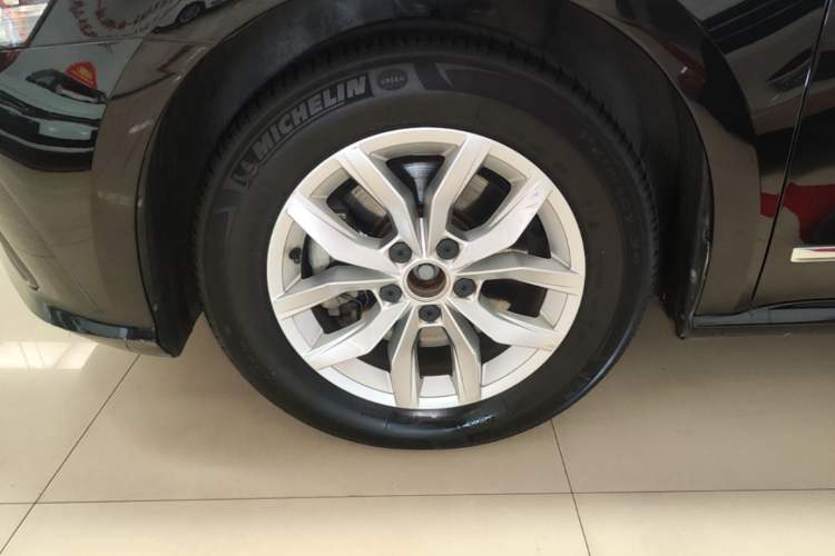 Used Volkswagen Passat 2017 280TSI DSG Luxury Edition Left Front Wheel Hub