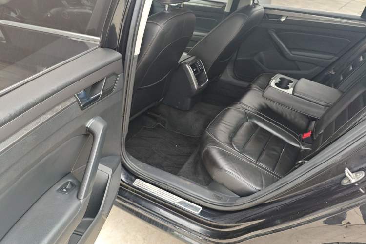 Used Volkswagen Passat 2017 330TSI DSG Luxury Edition Left Rear Seat