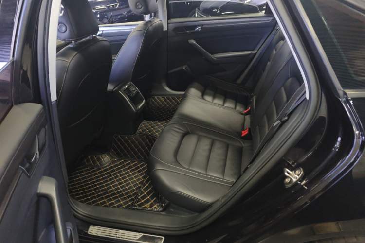 Used Volkswagen Passat 2017 280TSI DSG Luxury Edition Left Rear Seat