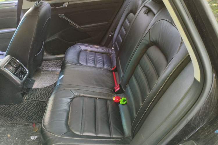 Used Volkswagen Passat 2017 330TSI DSG Luxury Edition Left Rear Seat