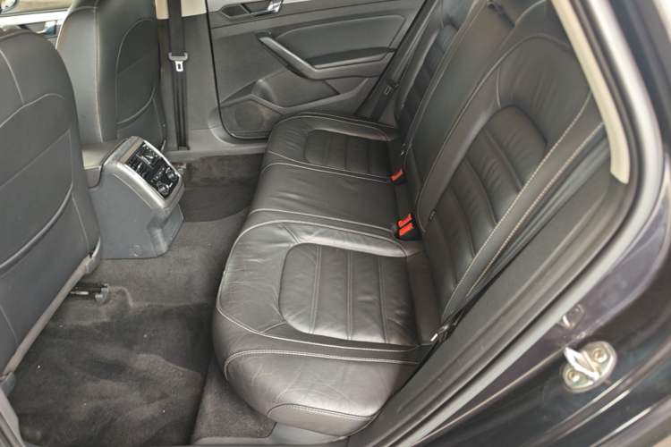 Used Volkswagen Passat 2017 330TSI DSG Luxury Edition Left Rear Seat