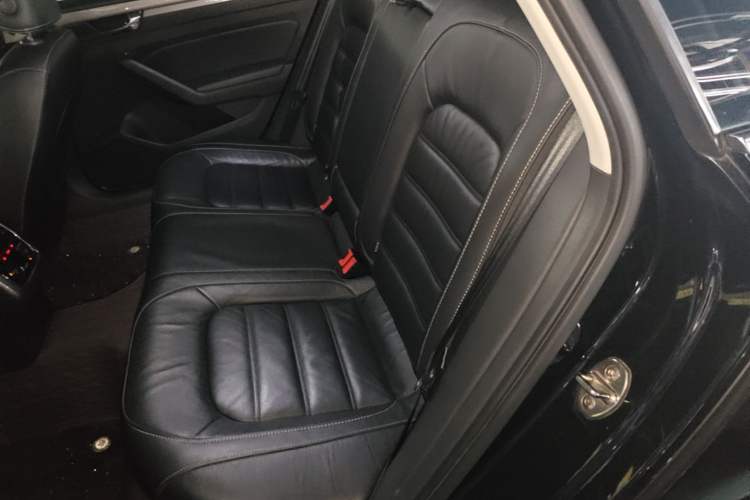 Used Volkswagen Passat 2017 330TSI DSG Luxury Edition Left Rear Seat