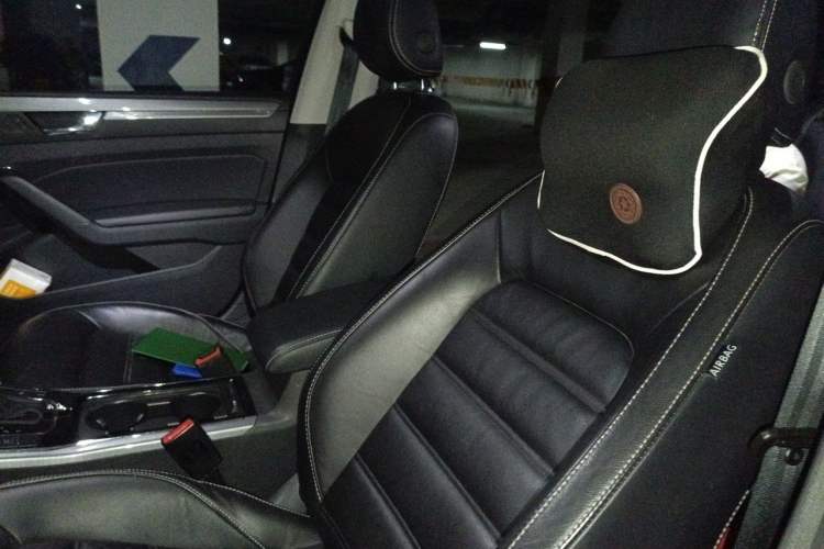 Used Volkswagen Passat 2017 330TSI DSG Luxury Edition Left Rear Seat