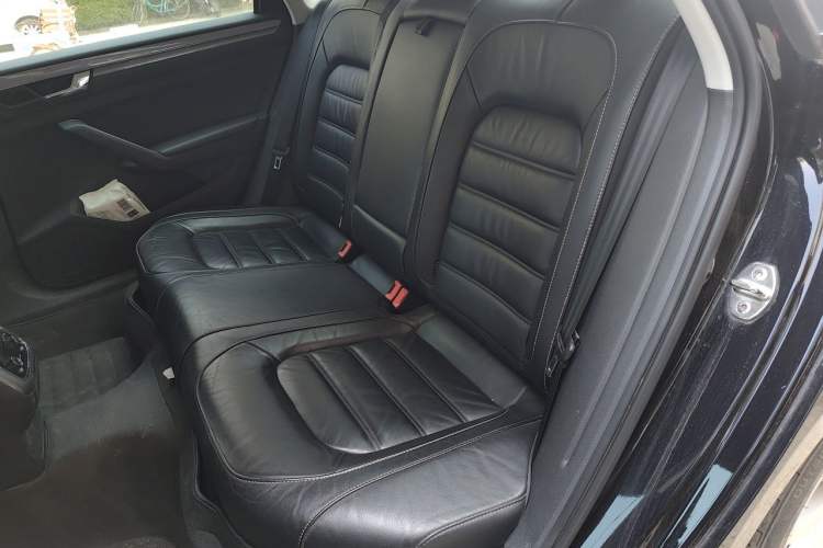 Used Volkswagen Passat 2017 330TSI DSG Luxury Edition Left Rear Seat