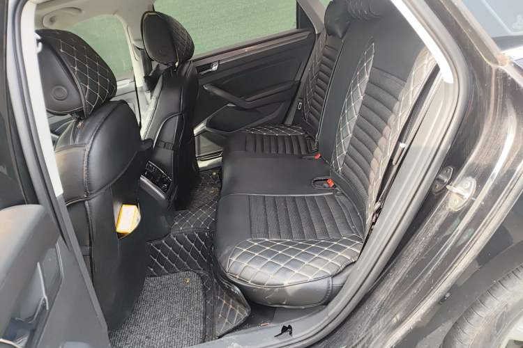 Used Volkswagen Passat 2017 330TSI DSG Luxury Edition Left Rear Seat