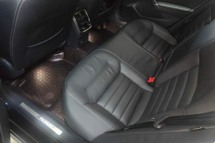 Used Volkswagen Passat 2017 330TSI DSG Luxury Edition Left Rear Seat